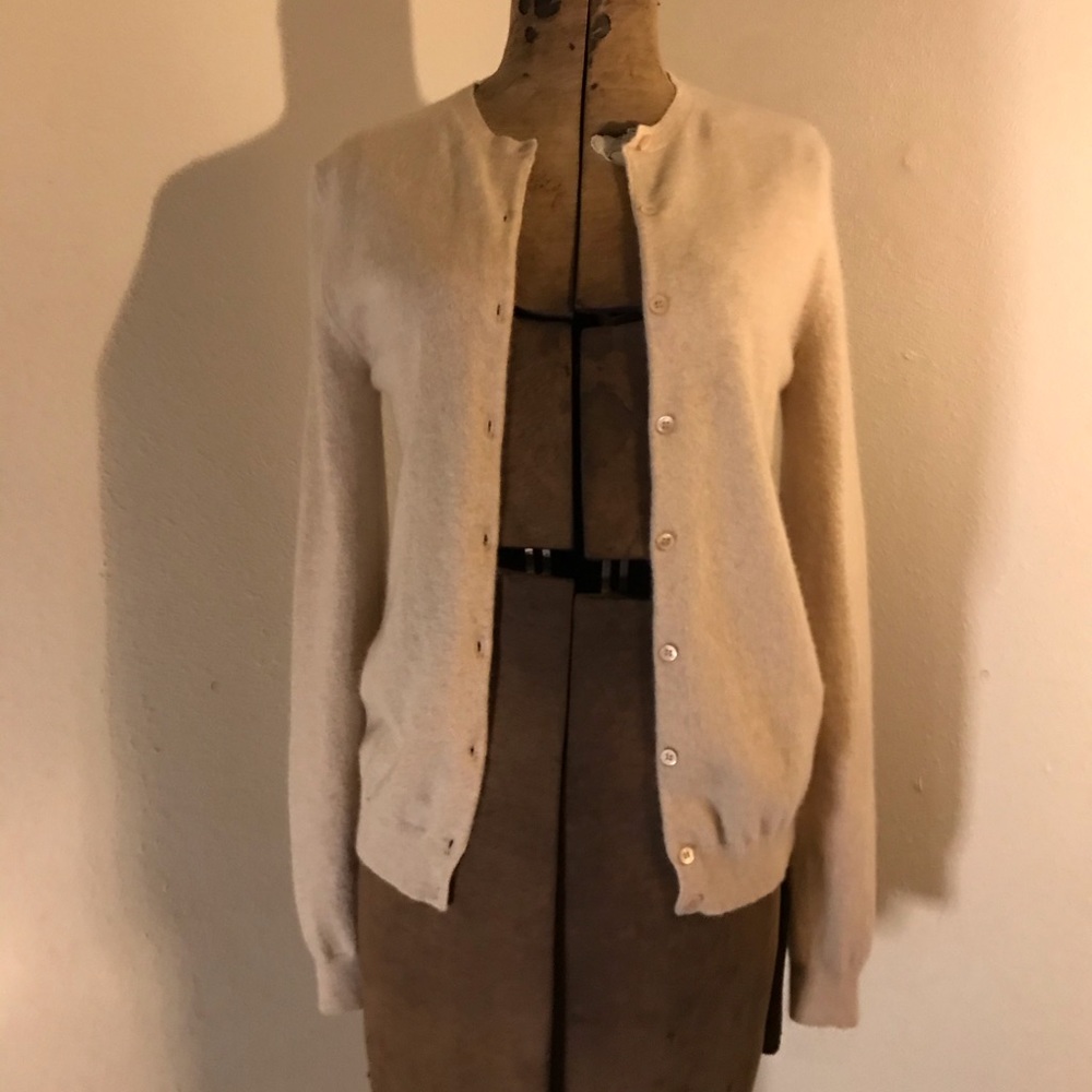 Ivory 100% cashmere button down cardigan